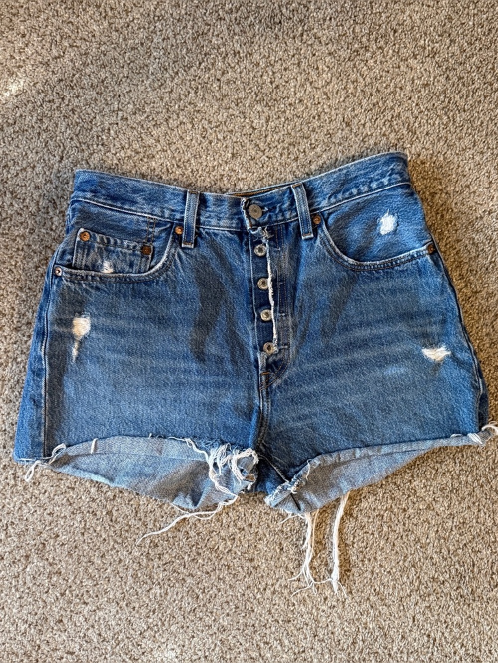 501 Levi cut off shorts